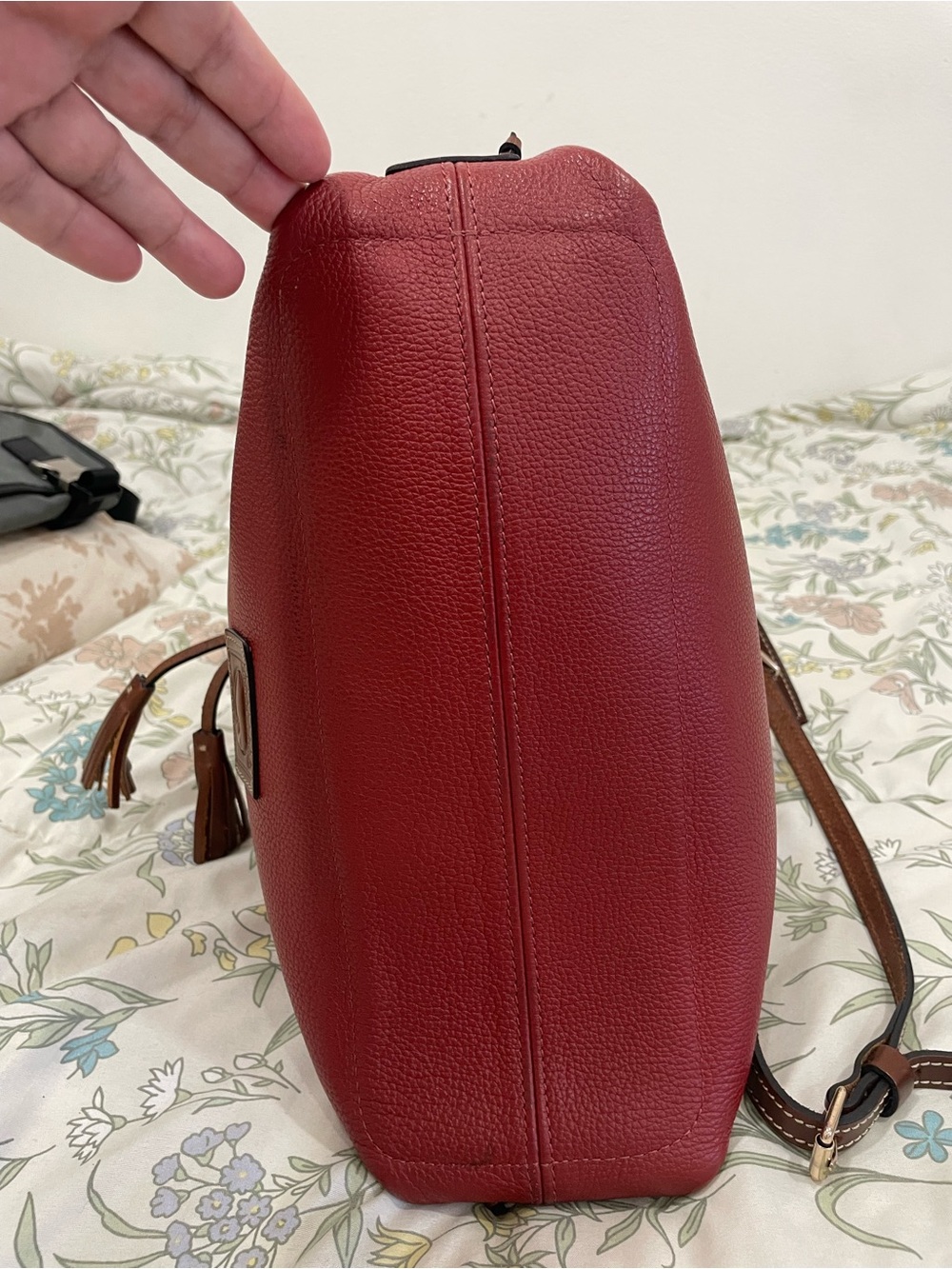 Dooney & Bourke Red bucket bag Drawstring Tote with Brown Trim - Picture 5 of 12